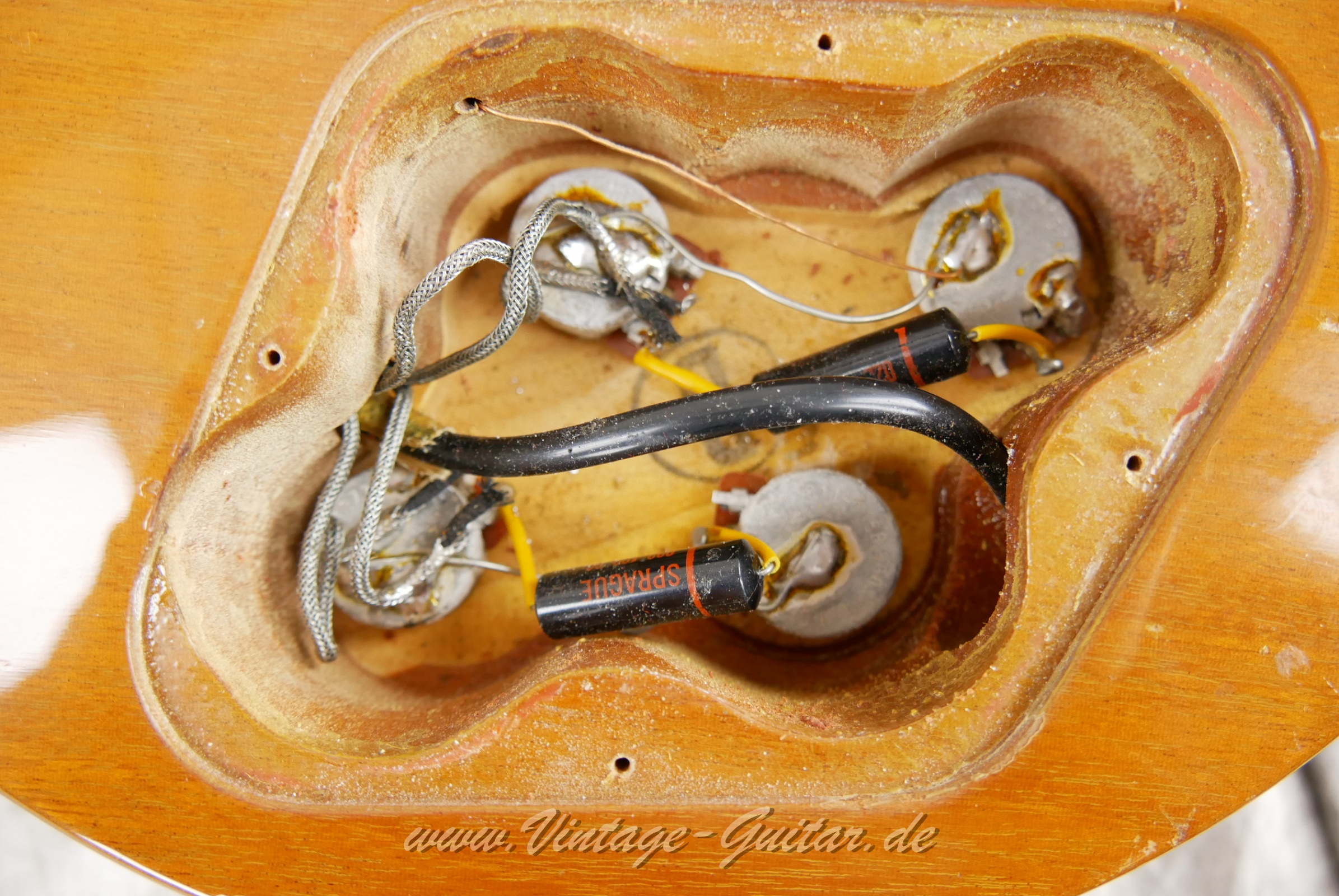 img/vintage/5591/Gibson_Les Paul_Deluxe_Goldtop_1969_1970-015.JPG